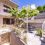 Apartments Stella - Three-Bedroom Apartment With Balcony And Terrace