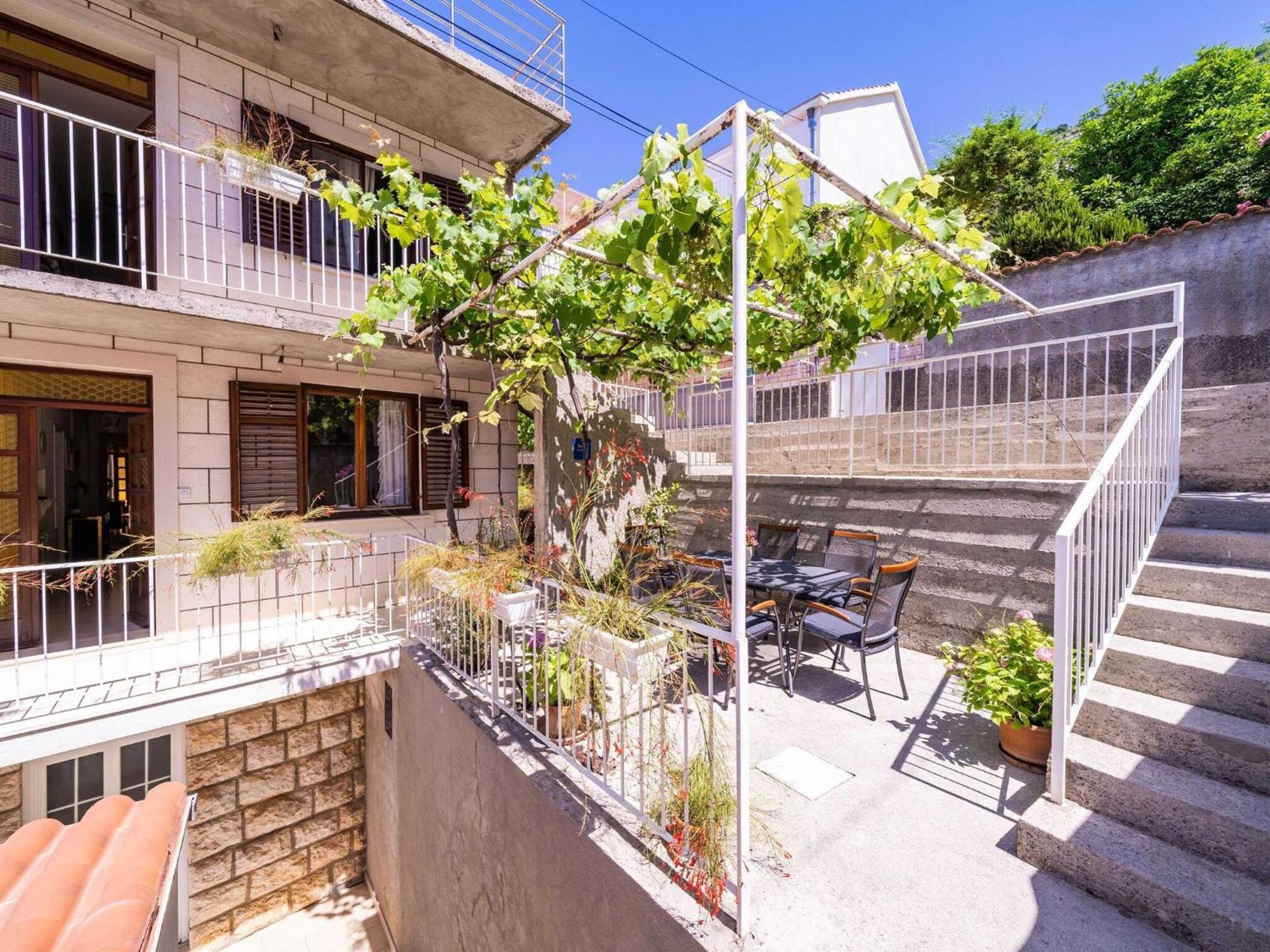 Apartment Stella - Three-bedroom With Balcony And Terrace