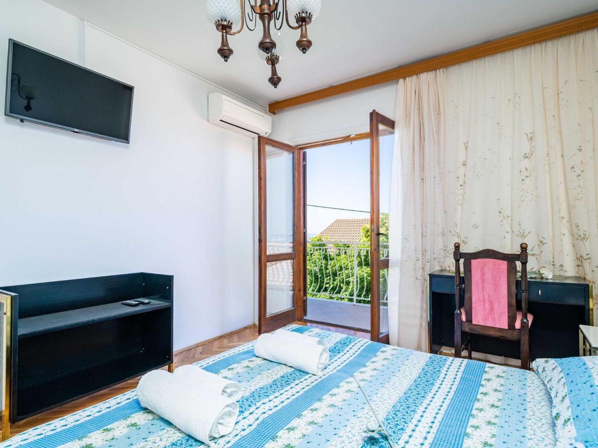 Apartment Stella - Three-bedroom With Balcony And Terrace