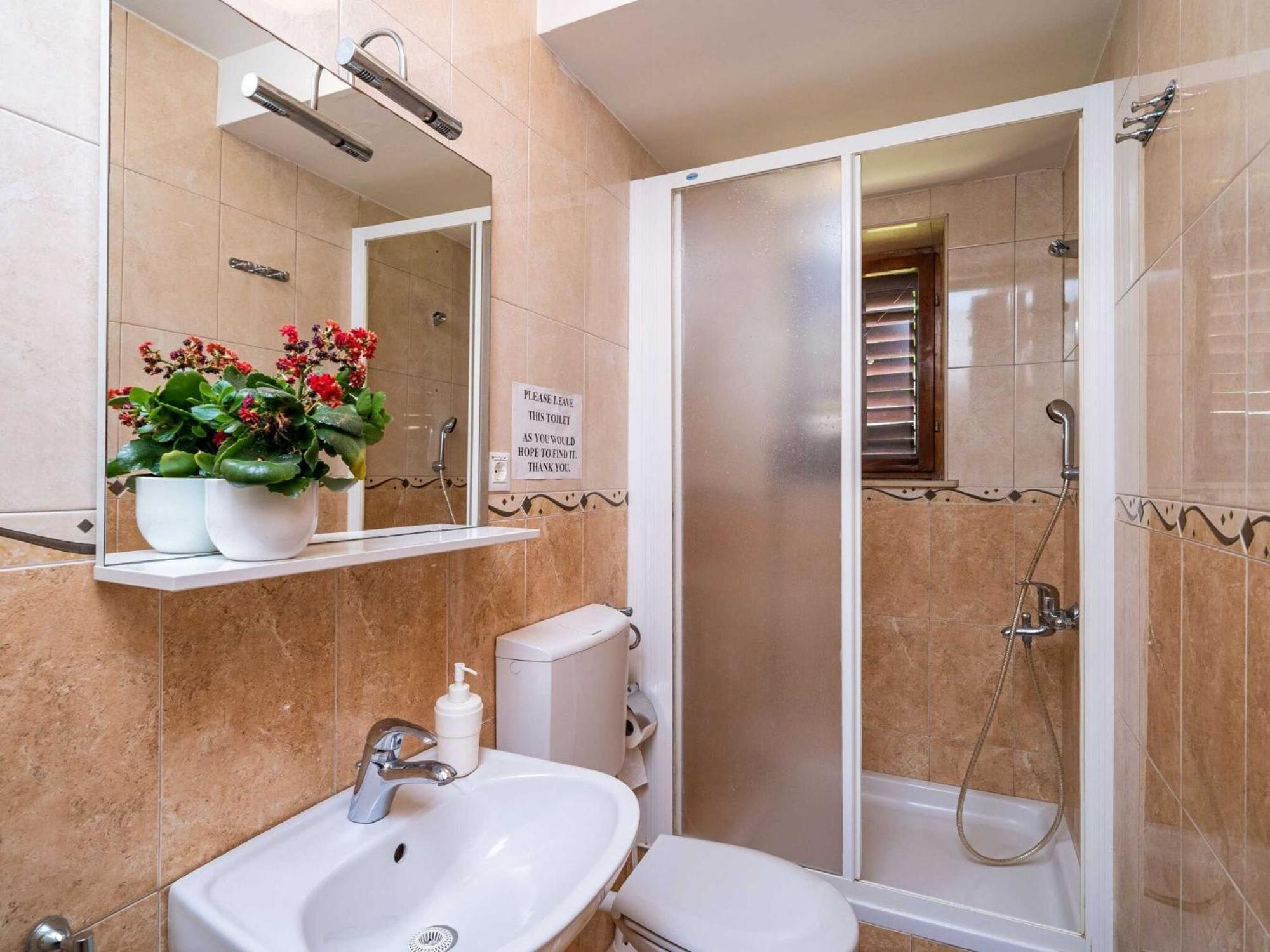 Stella - Three-bedroom With Balcony And Terrace Apartment *