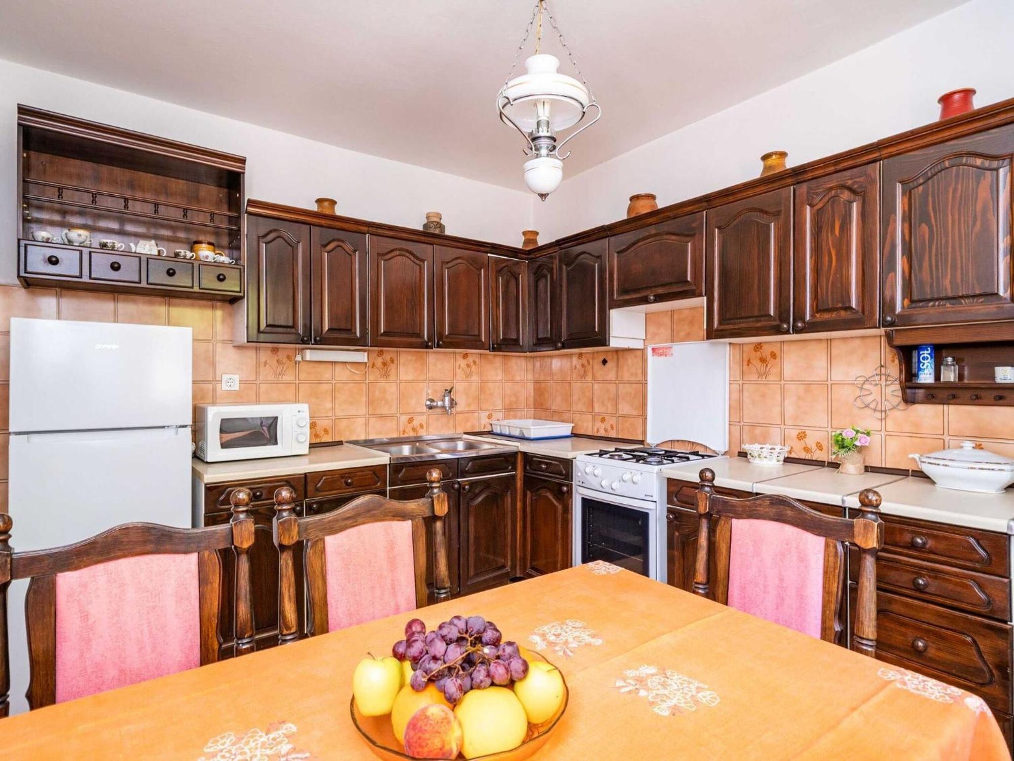Stella - Three-bedroom With Balcony And Terrace