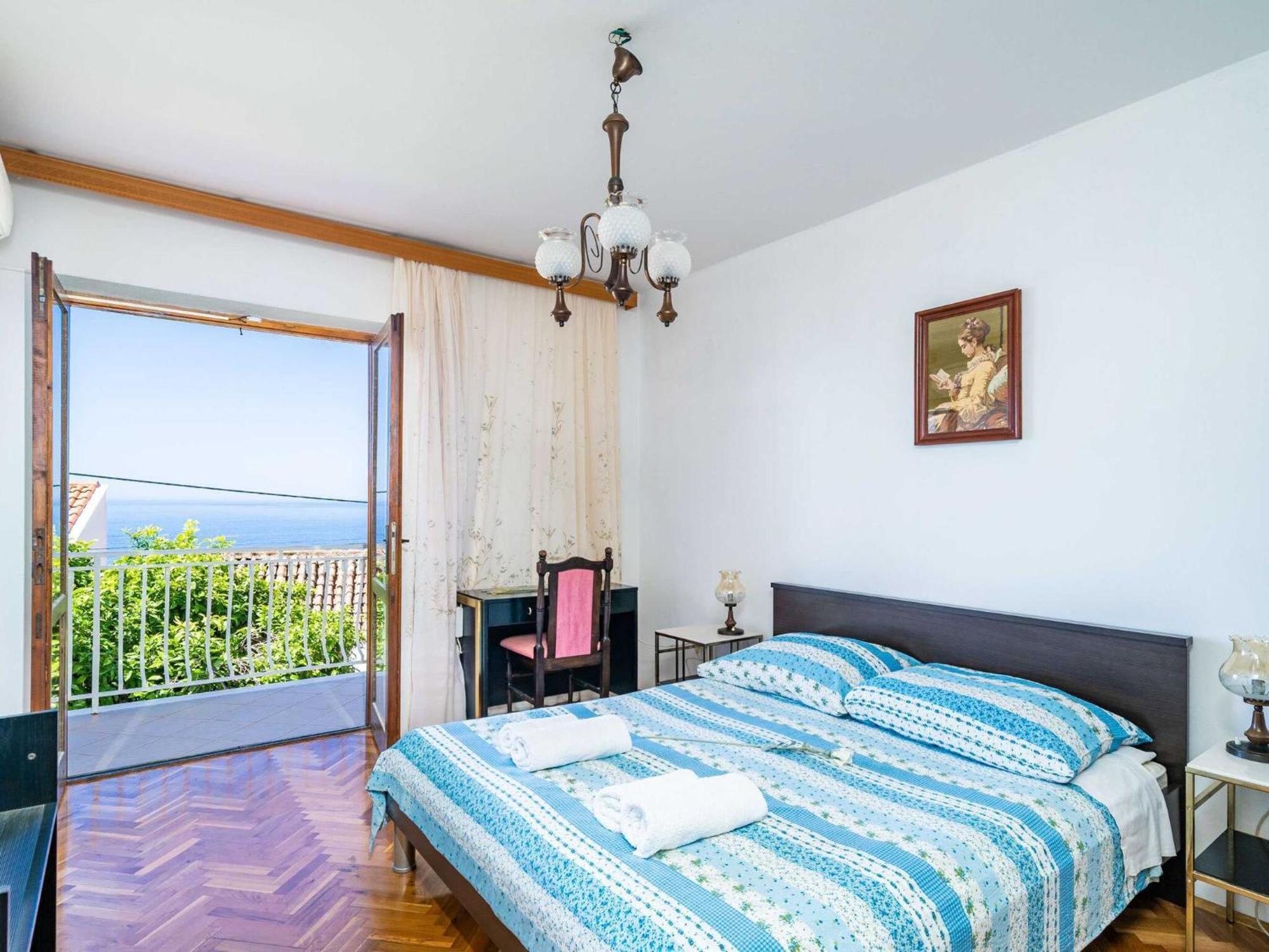 Apartment Stella - Three-bedroom With Balcony And Terrace